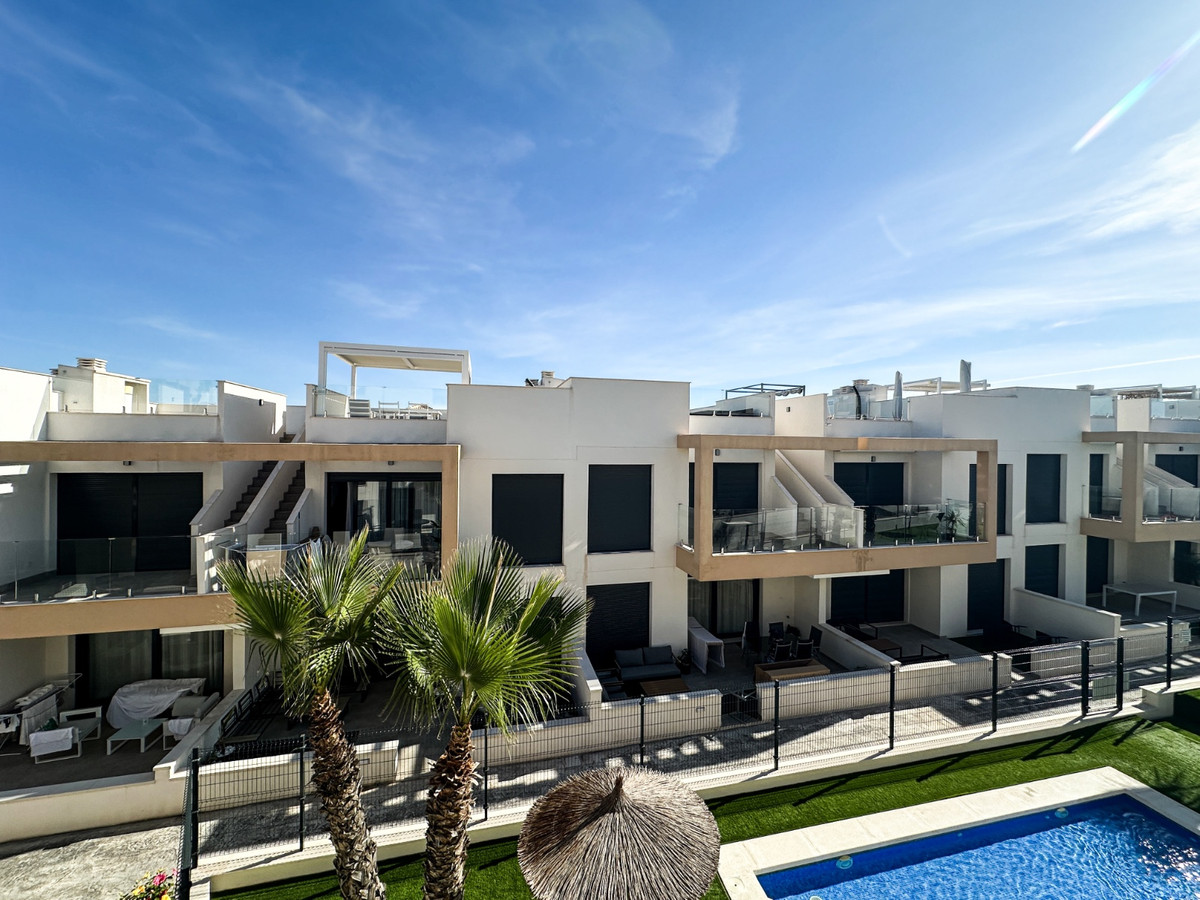 For sale - 2 Bedroom 2 Bathroom House - Bungalow in Orihuela - Villamartin  - Alicante