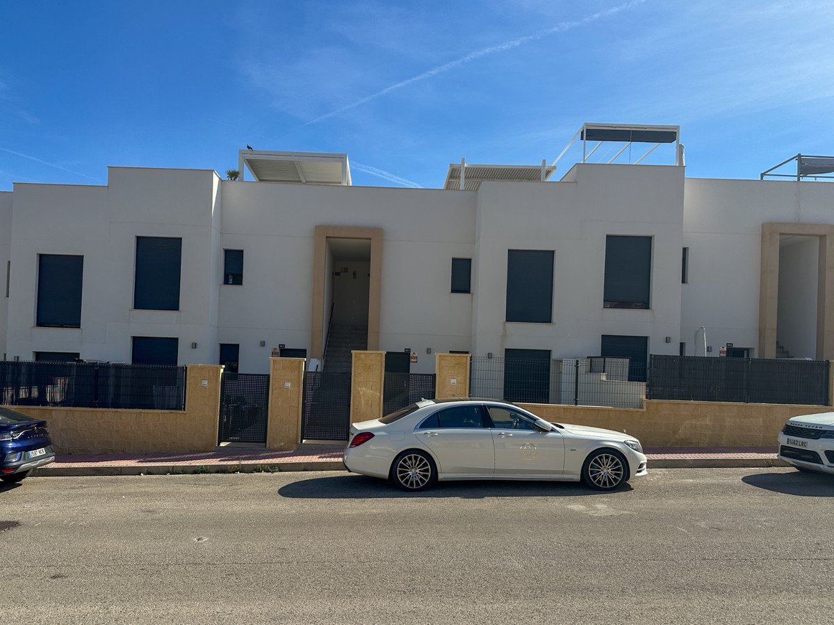 For sale - 2 Bedroom 2 Bathroom House - Bungalow in Orihuela - Villamartin  - Alicante