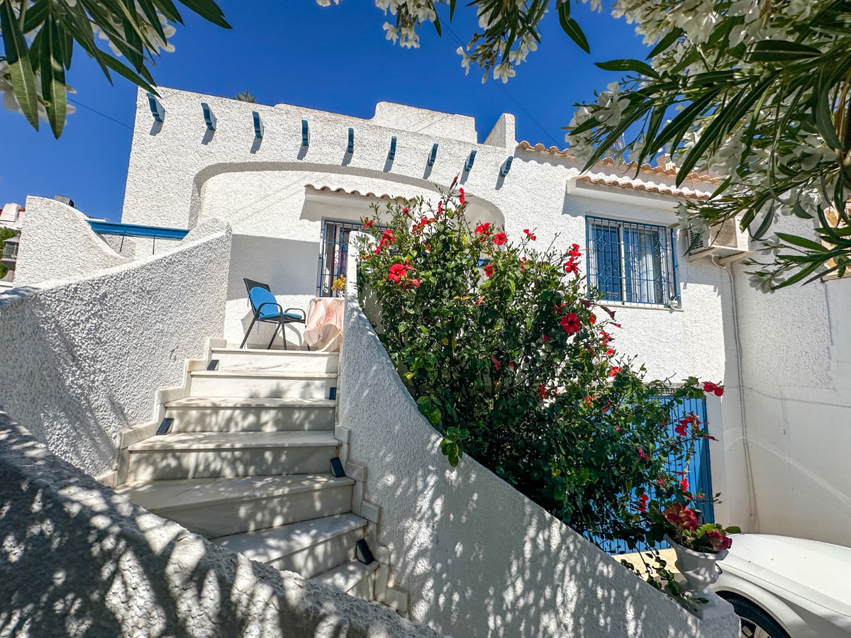 For sale - 2 Bedroom 2 Bathroom House - Townhouse in Torrevieja - Torrevieja Centro  - Alicante
