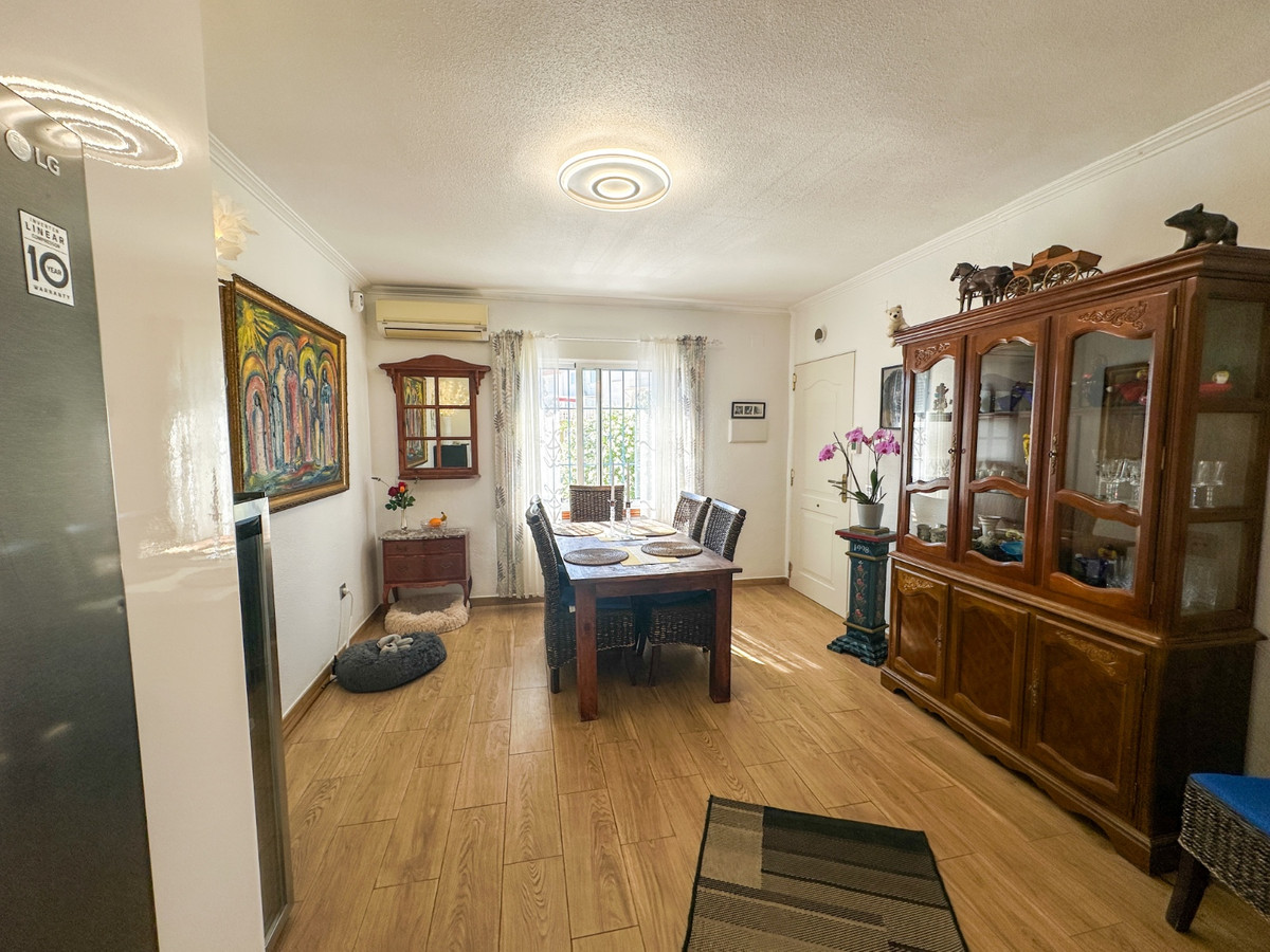 For sale - 2 Bedroom 2 Bathroom House - Townhouse in Torrevieja - Torrevieja Centro  - Alicante