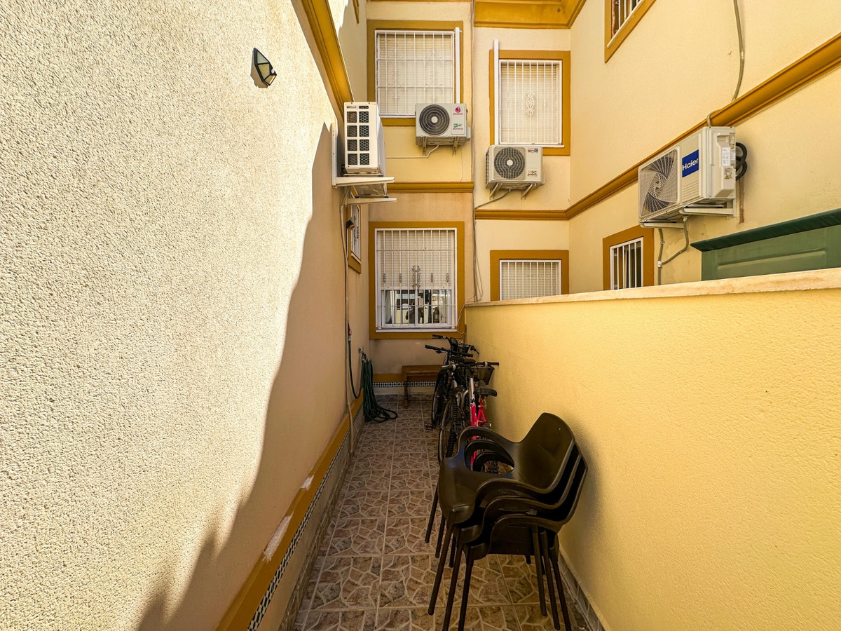 For sale - 2 Bedroom 1 Bathroom House - Bungalow in Orihuela - Orihuela Costa  - Alicante