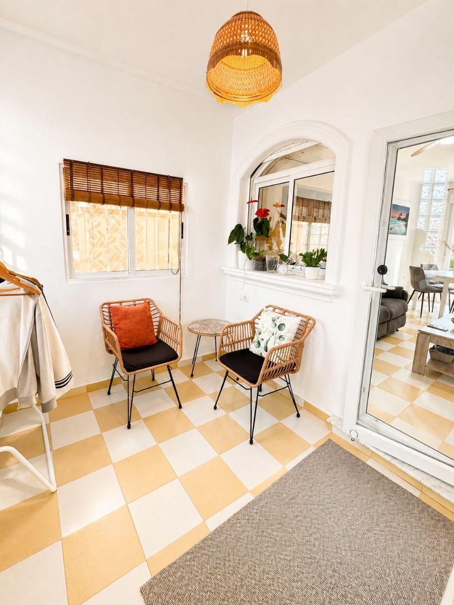For sale - 3 Bedroom 2 Bathroom House - Detached Villa in Torrevieja - Torrevieja Centro  - Alicante