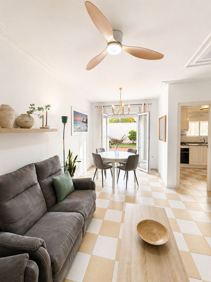 For sale - 3 Bedroom 2 Bathroom House - Detached Villa in Torrevieja - Torrevieja Centro  - Alicante