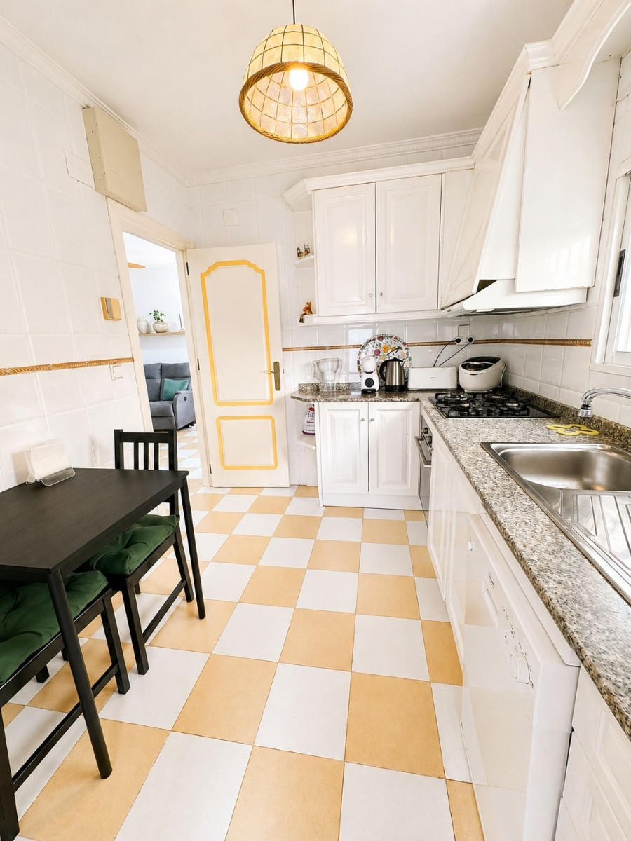 For sale - 3 Bedroom 2 Bathroom House - Detached Villa in Torrevieja - Torrevieja Centro  - Alicante