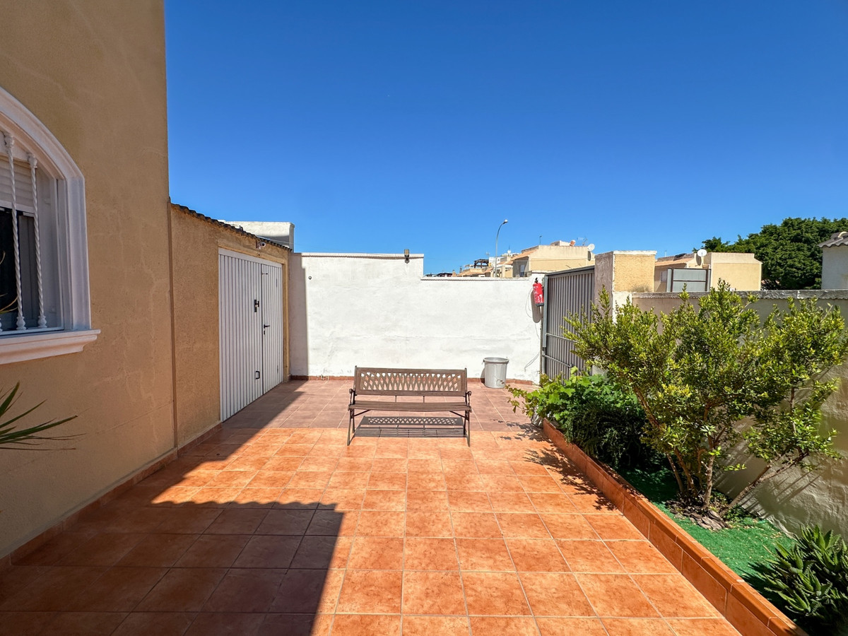 For sale - 3 Bedroom 2 Bathroom House - Detached Villa in Torrevieja - Torrevieja Centro  - Alicante