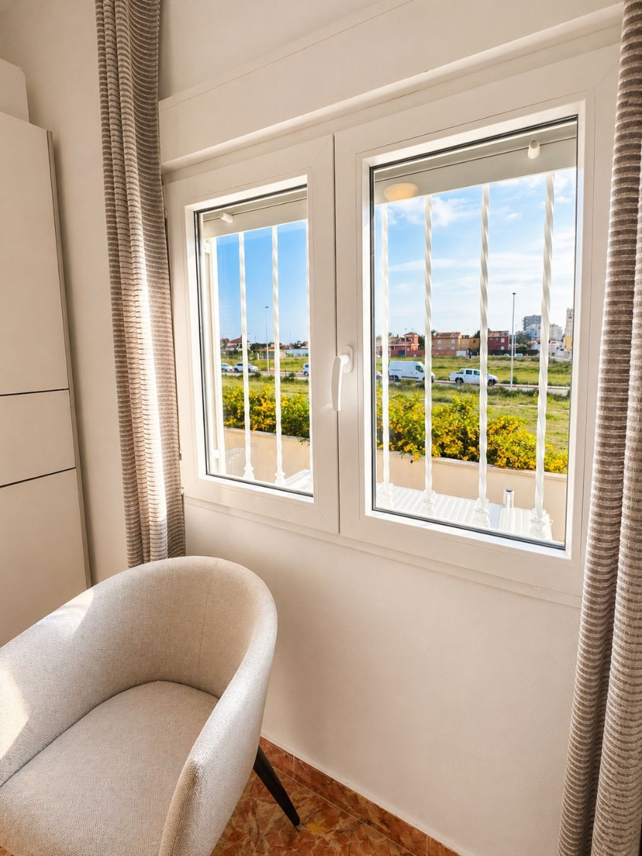 For sale - 3 Bedroom 2 Bathroom House - Detached Villa in Torrevieja - Torrevieja Centro  - Alicante