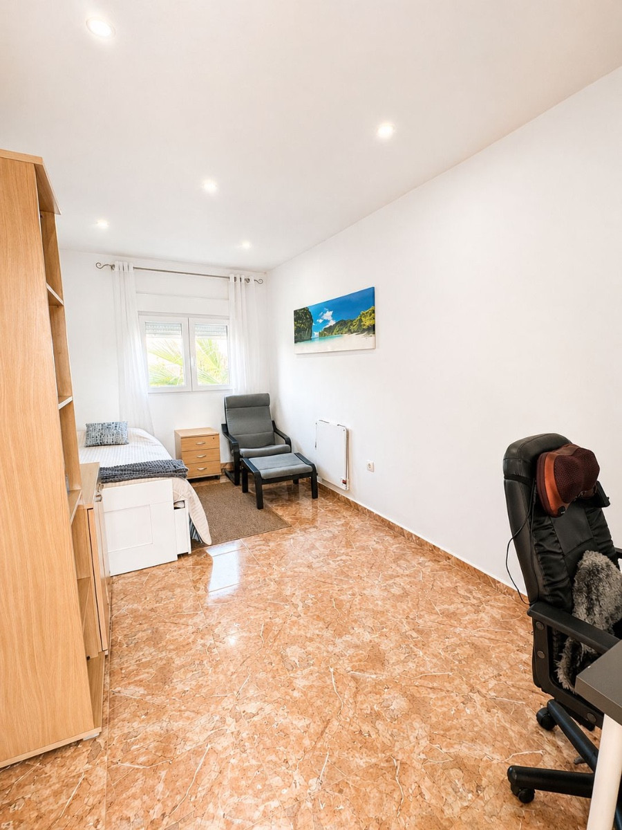 For sale - 3 Bedroom 2 Bathroom House - Detached Villa in Torrevieja - Torrevieja Centro  - Alicante