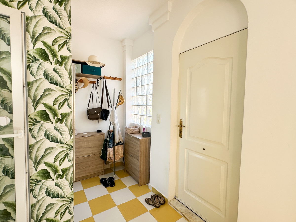 For sale - 3 Bedroom 2 Bathroom House - Detached Villa in Torrevieja - Torrevieja Centro  - Alicante