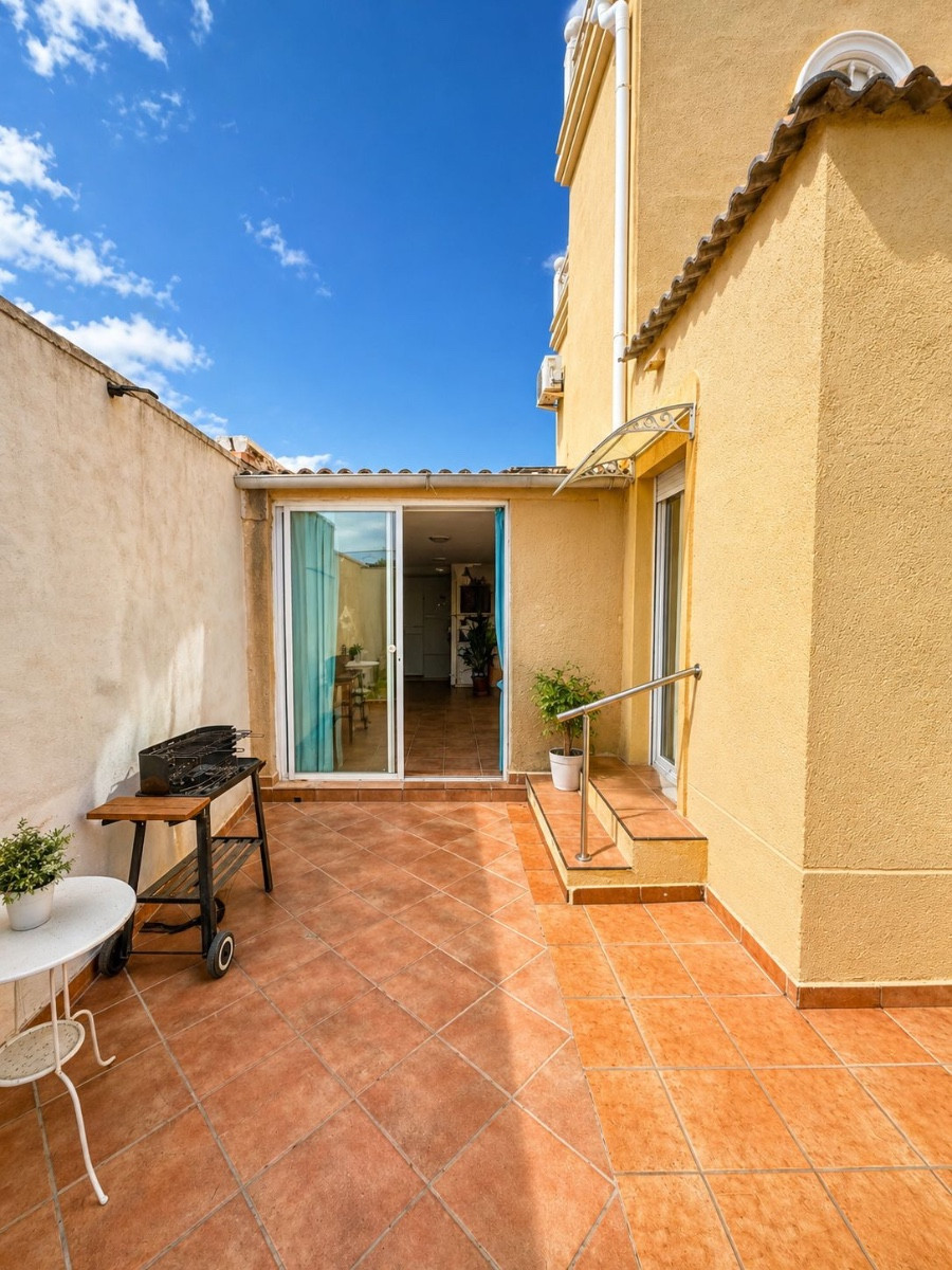 For sale - 3 Bedroom 2 Bathroom House - Detached Villa in Torrevieja - Torrevieja Centro  - Alicante