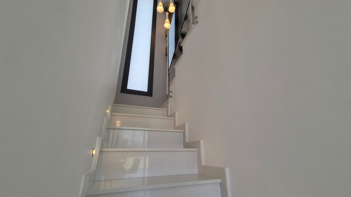 For sale - 4 Bedroom 4 Bathroom House - Detached Villa in Torrevieja - Torrevieja Centro  - Alicante