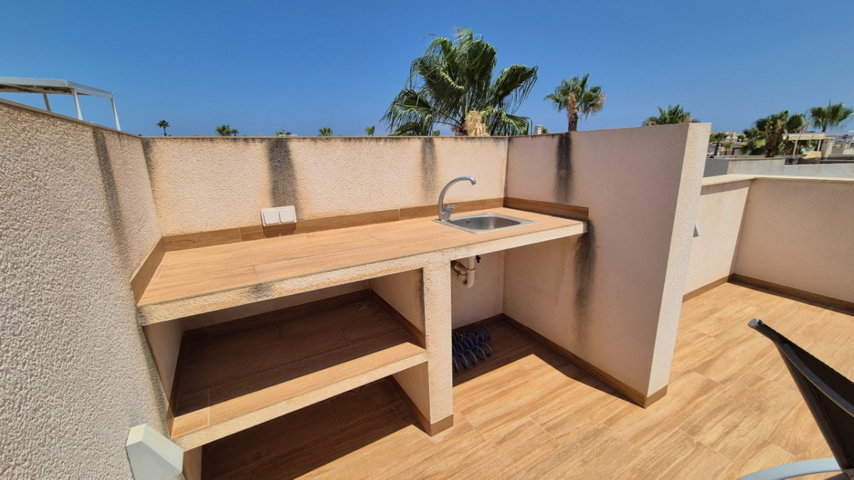 For sale - 4 Bedroom 4 Bathroom House - Detached Villa in Torrevieja - Torrevieja Centro  - Alicante