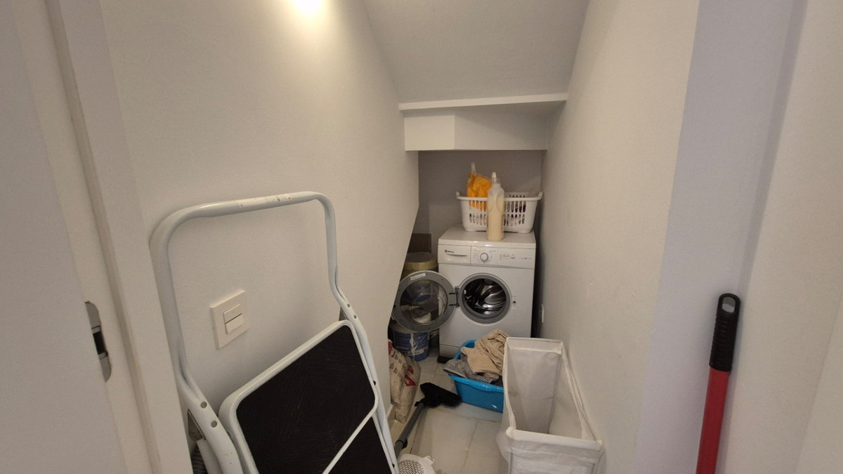 For sale - 4 Bedroom 4 Bathroom House - Detached Villa in Torrevieja - Torrevieja Centro  - Alicante