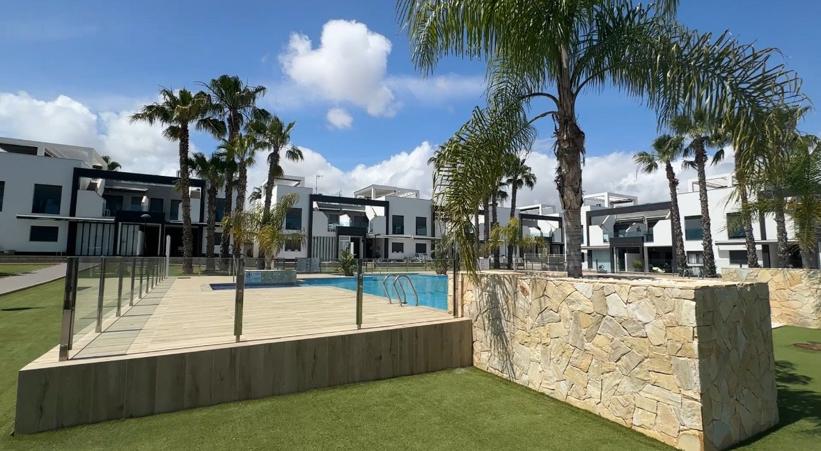 For sale - 2 Bedroom 2 Bathroom Penthouse in La Zenia  - La Zenia  - Alicante