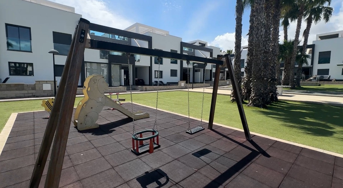 For sale - 2 Bedroom 2 Bathroom Penthouse in La Zenia - La Zenia  - Alicante
