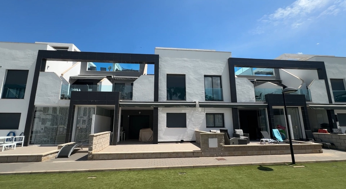 For sale - 2 Bedroom 2 Bathroom Penthouse in La Zenia - La Zenia  - Alicante