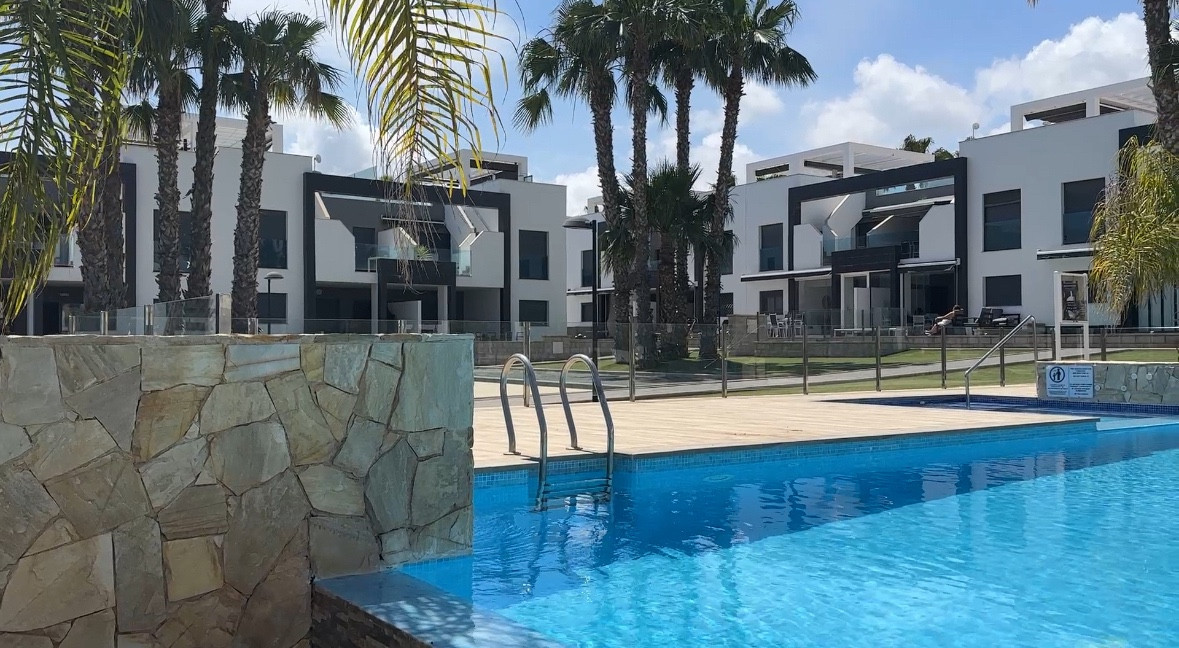 For sale - 2 Bedroom 2 Bathroom Penthouse in La Zenia - La Zenia  - Alicante