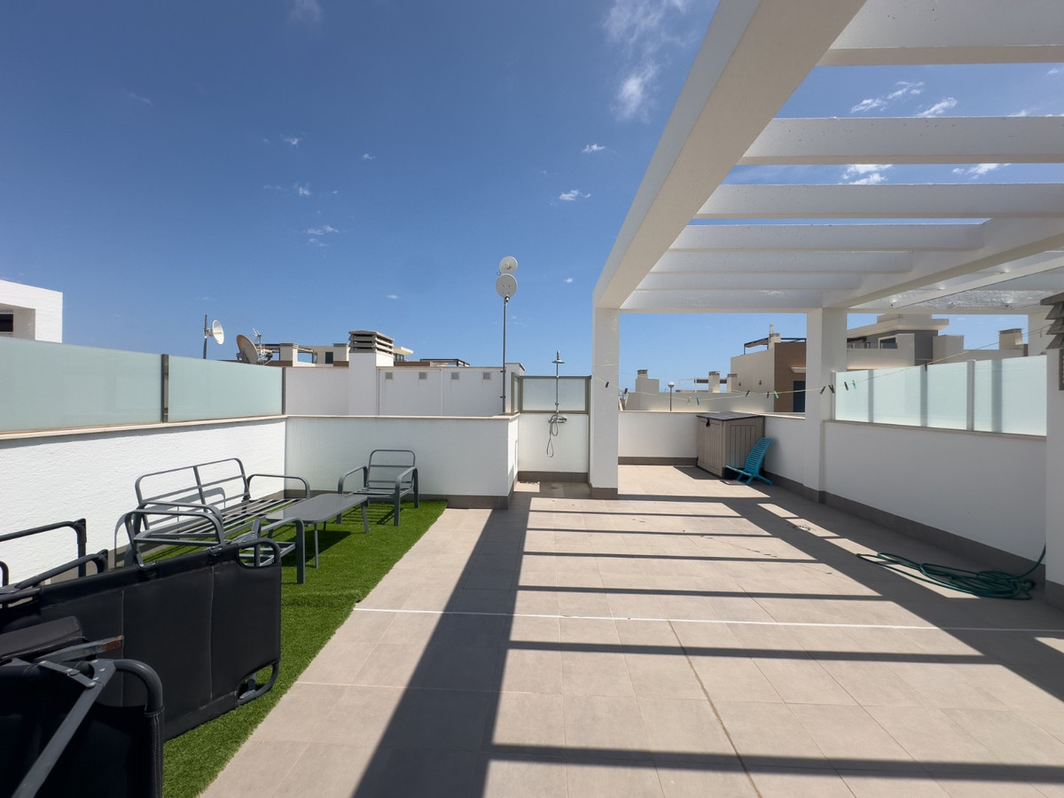For sale - 2 Bedroom 2 Bathroom Penthouse in La Zenia - La Zenia  - Alicante