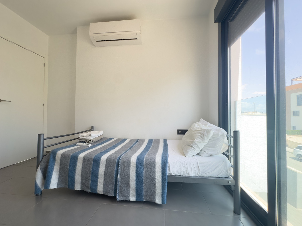 For sale - 2 Bedroom 2 Bathroom Penthouse in La Zenia - La Zenia  - Alicante