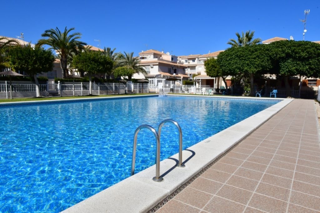 For sale - 2 Bedroom 1 Bathroom House - Bungalow in Orihuela - Playa Flamenca  - Alicante