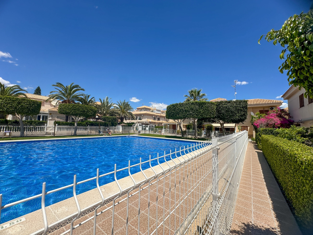 For sale - 2 Bedroom 1 Bathroom House - Bungalow in Orihuela - Playa Flamenca  - Alicante
