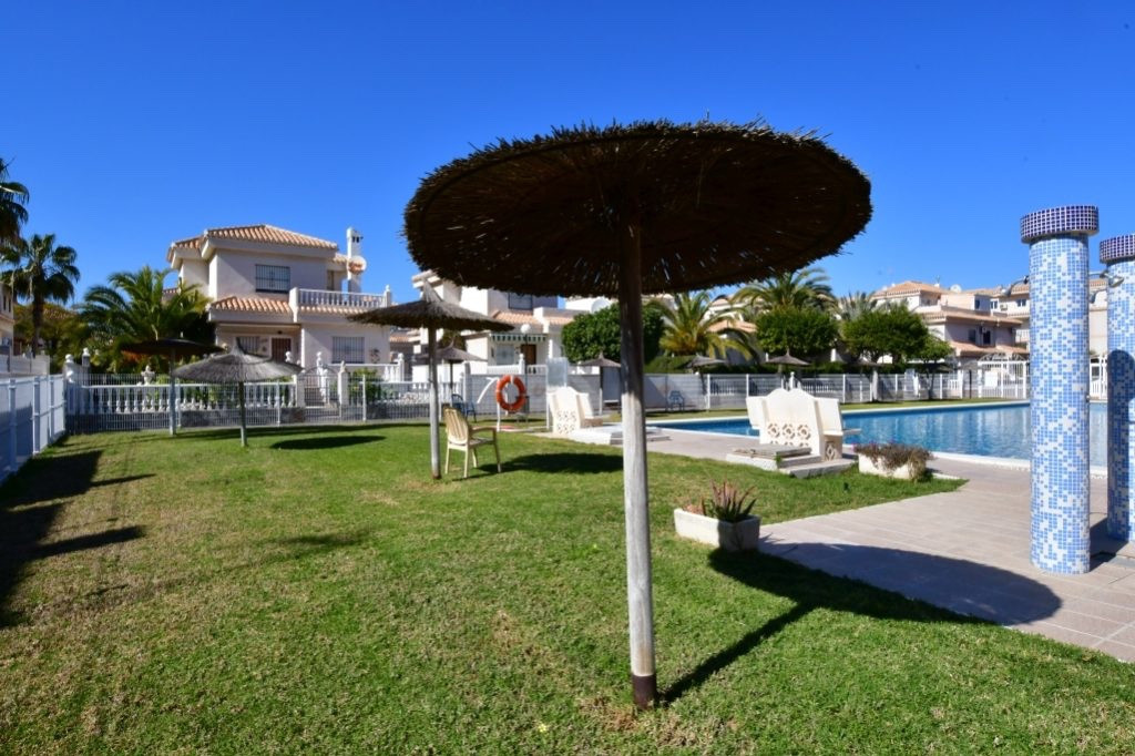 For sale - 2 Bedroom 1 Bathroom House - Bungalow in Orihuela - Playa Flamenca  - Alicante