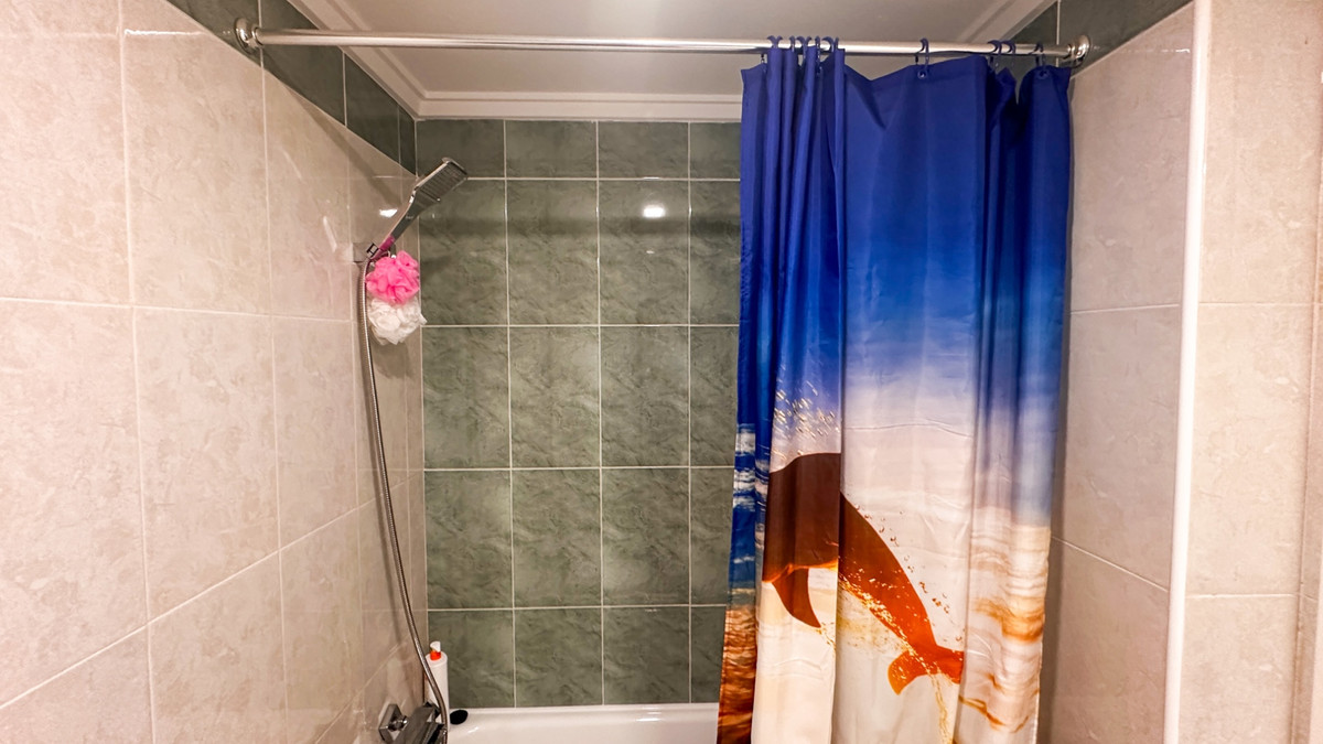 For sale - 3 Bedroom 2 Bathroom Apartment - Middle Floor Apartment in Torrevieja - Torrevieja Centro  - Alicante