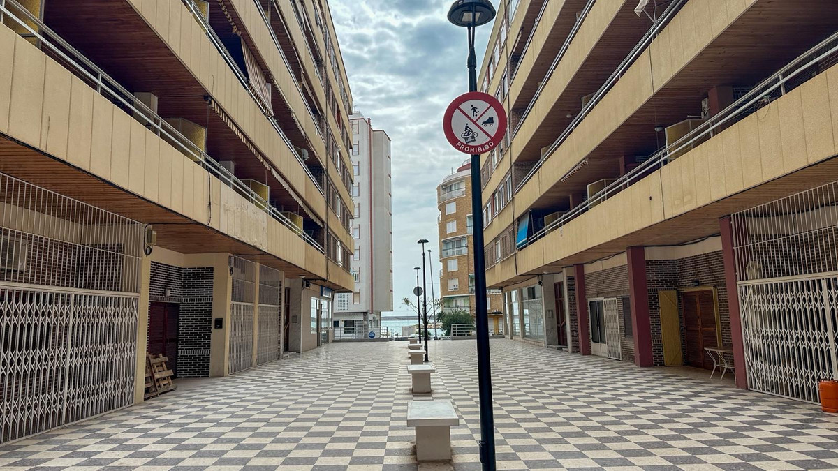 For sale - 2 Bedroom 2 Bathroom Apartment - Ground Floor Apartment in Torrevieja - Torrevieja Centro  - Alicante