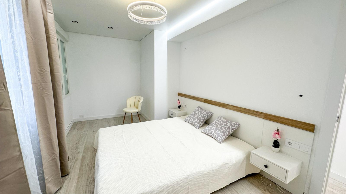 For sale - 2 Bedroom 2 Bathroom Apartment - Ground Floor Apartment in Torrevieja - Torrevieja Centro  - Alicante