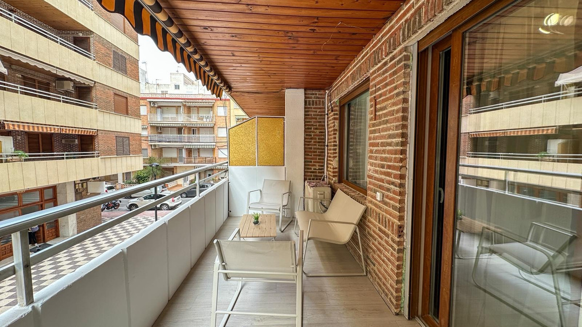 For sale - 2 Bedroom 2 Bathroom Apartment - Ground Floor Apartment in Torrevieja - Torrevieja Centro  - Alicante