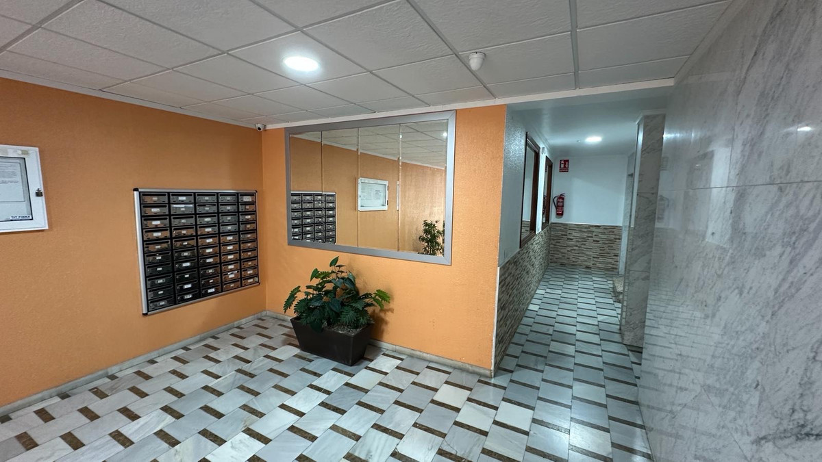 For sale - 2 Bedroom 2 Bathroom Apartment - Ground Floor Apartment in Torrevieja - Torrevieja Centro  - Alicante