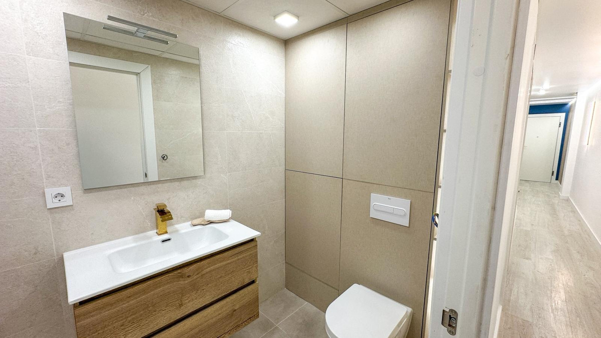 For sale - 2 Bedroom 2 Bathroom Apartment - Ground Floor Apartment in Torrevieja - Torrevieja Centro  - Alicante