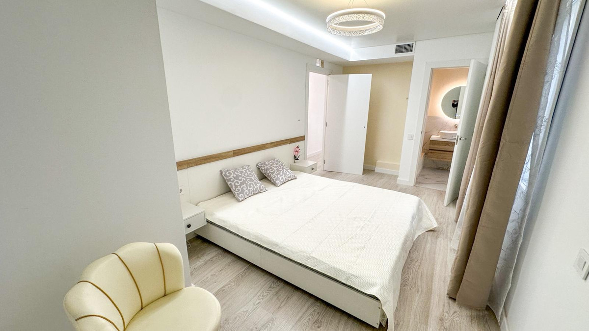 For sale - 2 Bedroom 2 Bathroom Apartment - Ground Floor Apartment in Torrevieja - Torrevieja Centro  - Alicante