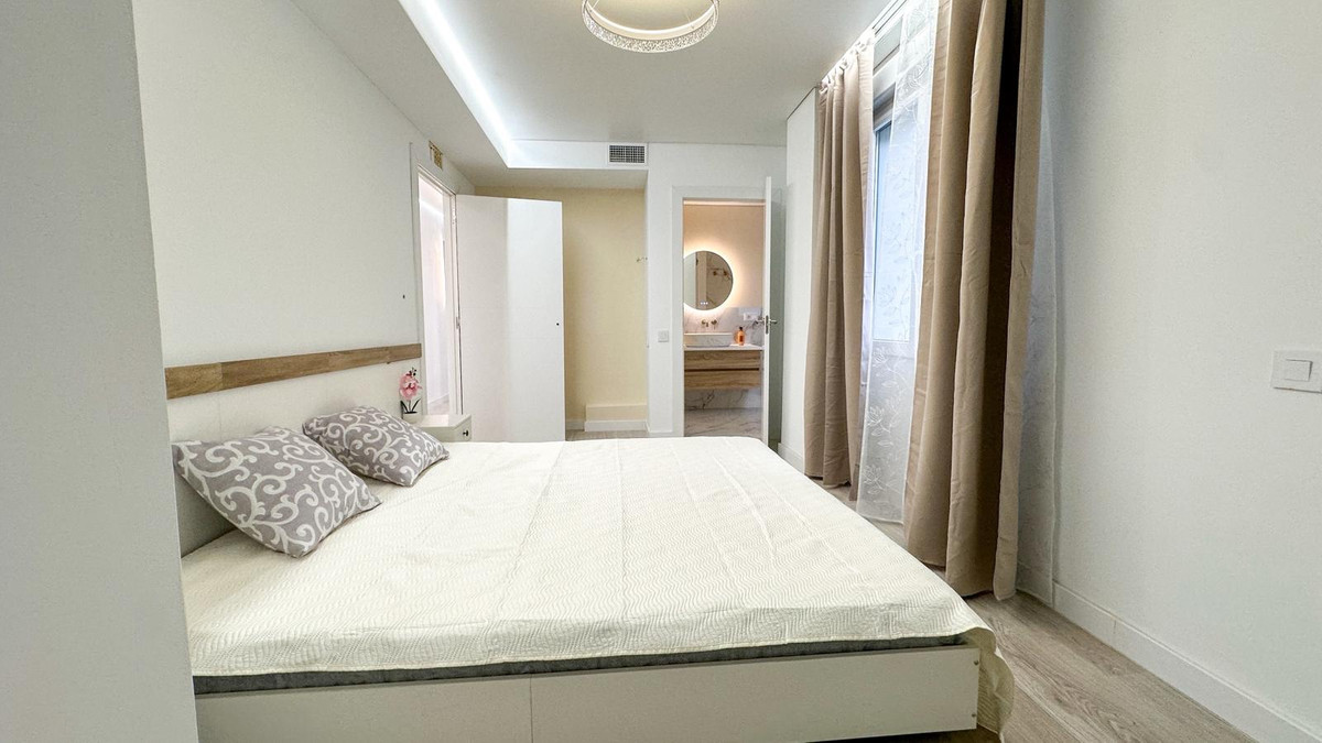 For sale - 2 Bedroom 2 Bathroom Apartment - Ground Floor Apartment in Torrevieja - Torrevieja Centro  - Alicante
