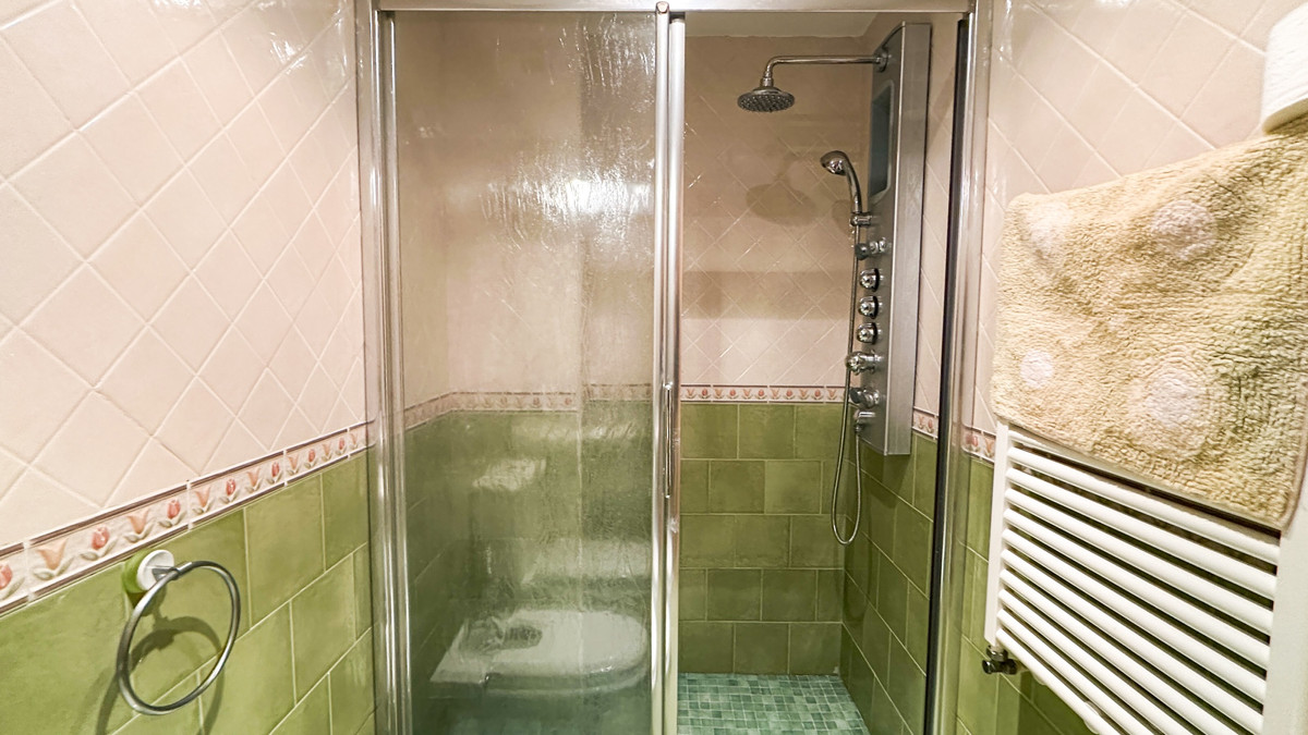For sale - 4 Bedroom 3 Bathroom Apartment - Middle Floor Apartment in Torrevieja - Playa de los Locos  - Alicante