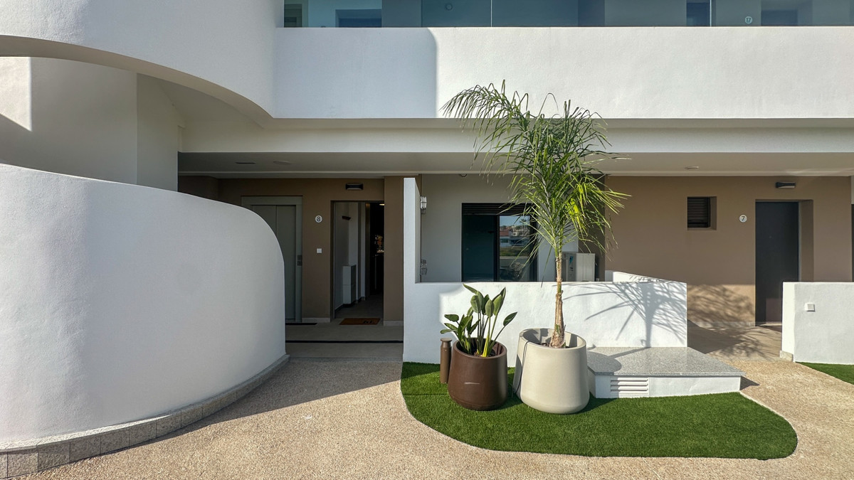 For sale - 2 Bedroom 2 Bathroom Apartment - Ground Floor Apartment in Orihuela - Playa Flamenca  - Alicante