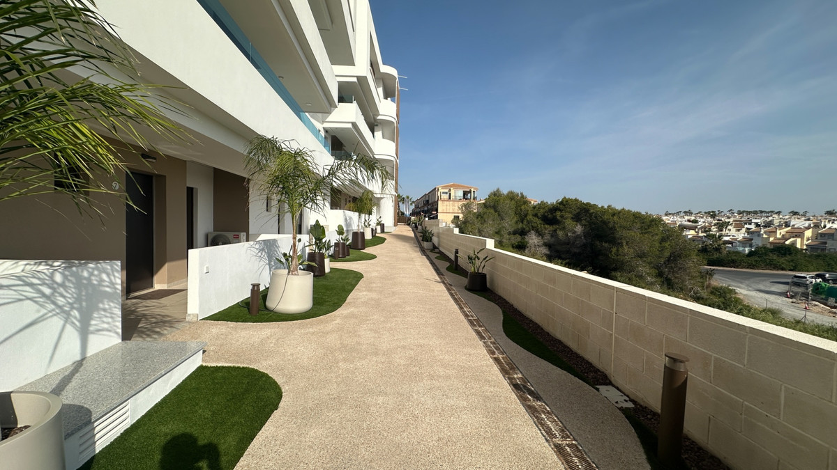 For sale - 2 Bedroom 2 Bathroom Apartment - Ground Floor Apartment in Orihuela - Playa Flamenca  - Alicante