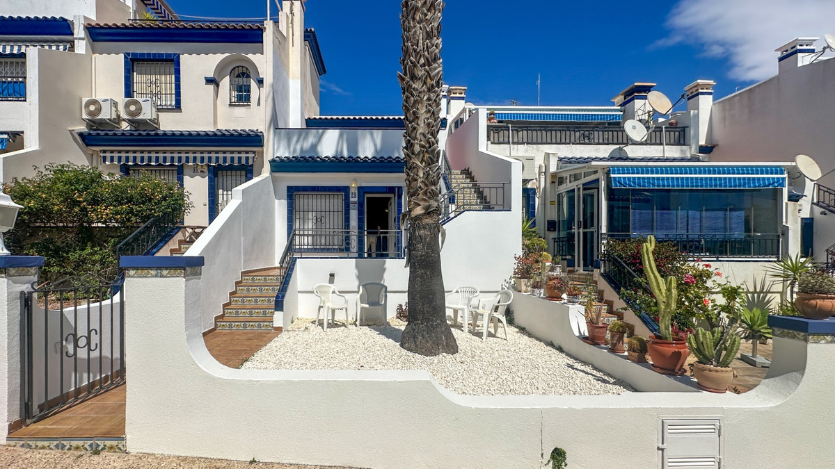 For sale - 2 Bedroom 1 Bathroom House - Townhouse in Orihuela - Los Dolses  - Alicante