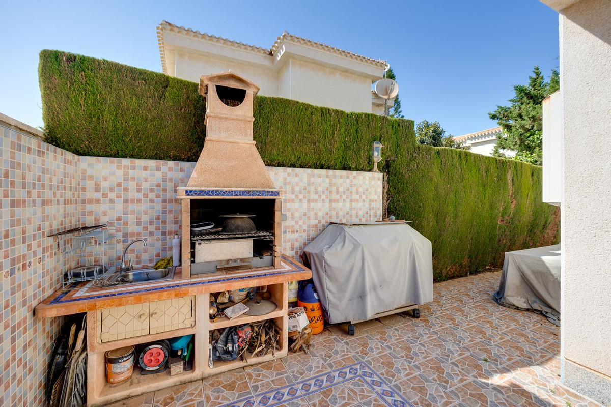 For sale - 3 Bedroom 2 Bathroom Detached Villa in Playa Flamenca - Orihuela Costa  - Alicante