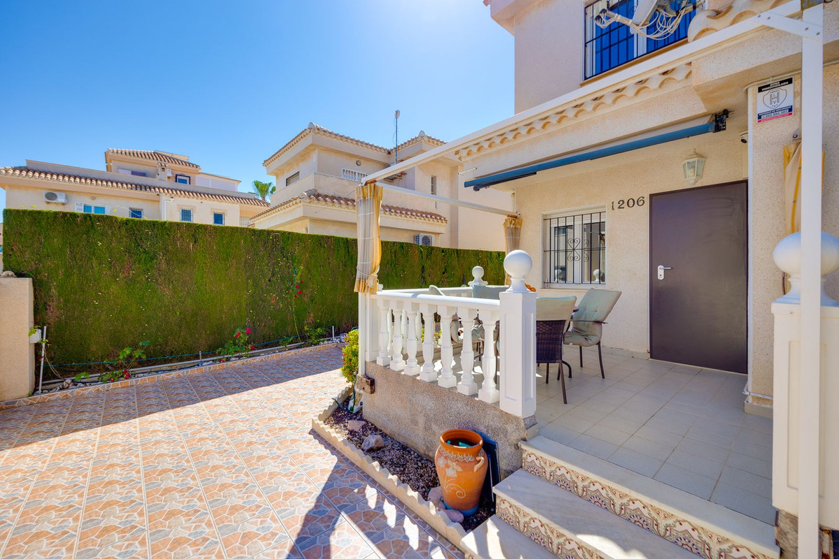 For sale - 3 Bedroom 2 Bathroom Detached Villa in Playa Flamenca - Orihuela Costa  - Alicante