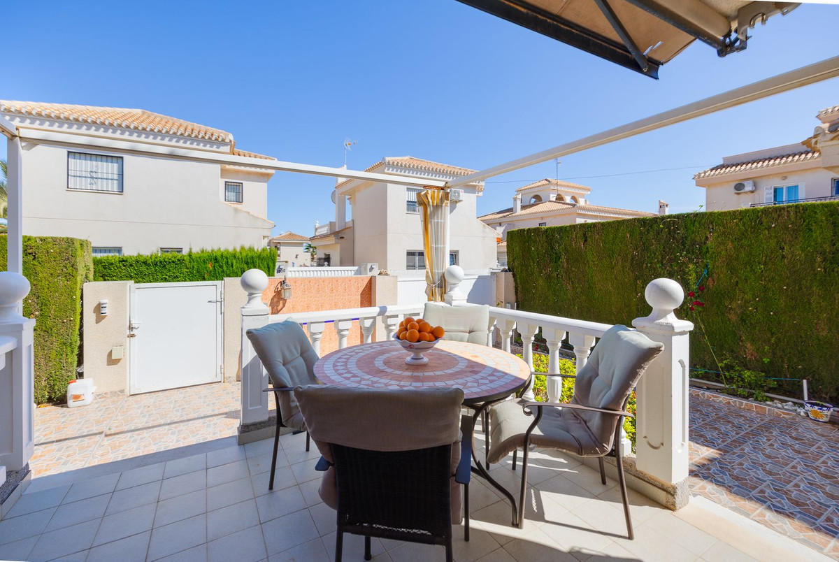 For sale - 3 Bedroom 2 Bathroom Detached Villa in Playa Flamenca - Orihuela Costa  - Alicante