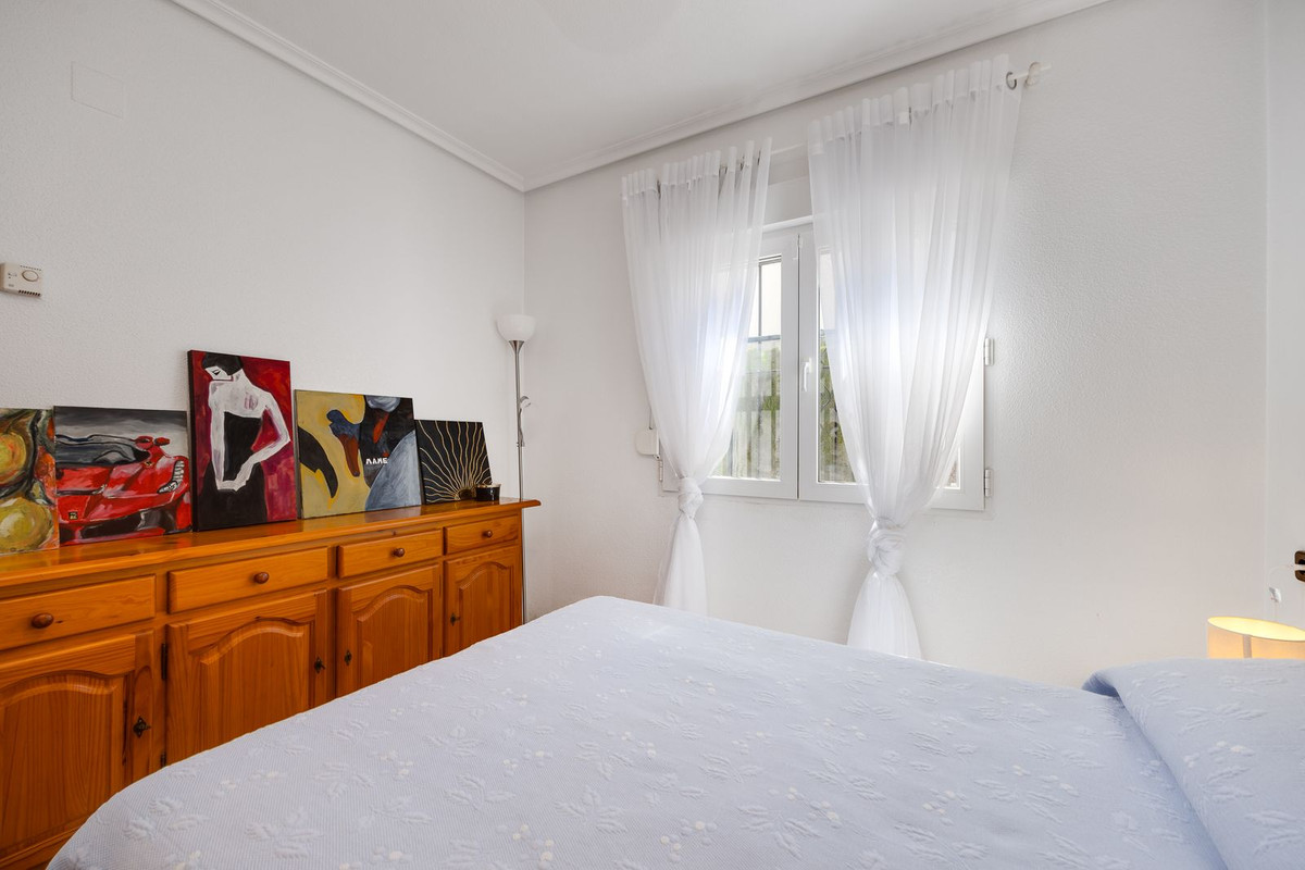 For sale - 3 Bedroom 2 Bathroom Detached Villa in Playa Flamenca - Orihuela Costa  - Alicante