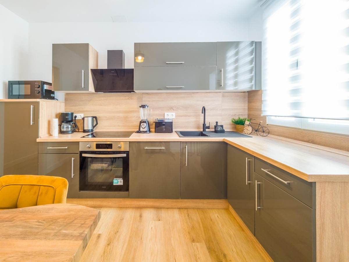 For sale - 3 Bedroom 2 Bathroom Apartment - Middle Floor Apartment in Torrevieja - Playa Del Cura  - Alicante