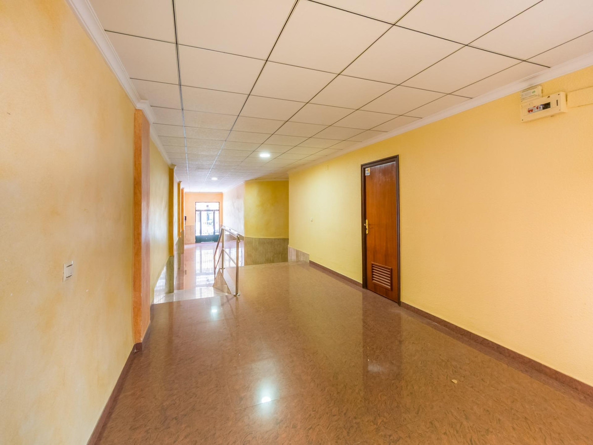For sale - 3 Bedroom 2 Bathroom Apartment - Middle Floor Apartment in Torrevieja - Playa Del Cura  - Alicante