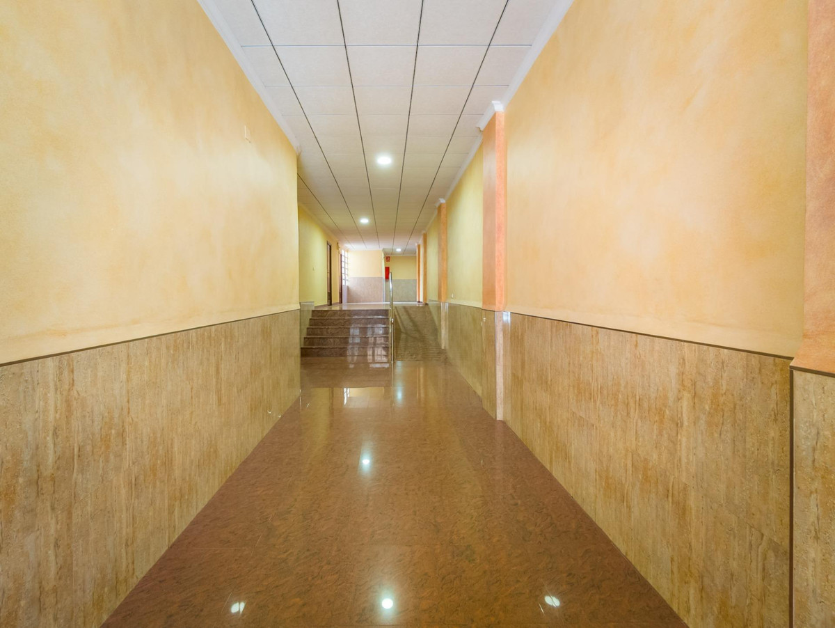 For sale - 3 Bedroom 2 Bathroom Apartment - Middle Floor Apartment in Torrevieja - Playa Del Cura  - Alicante