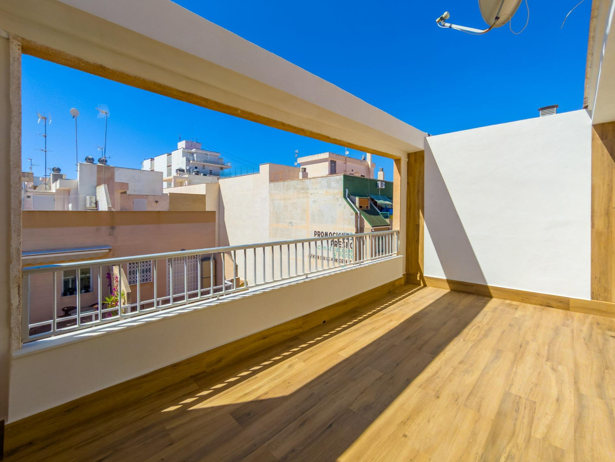 For sale - 3 Bedroom 2 Bathroom Apartment - Middle Floor Apartment in Torrevieja - Playa Del Cura  - Alicante