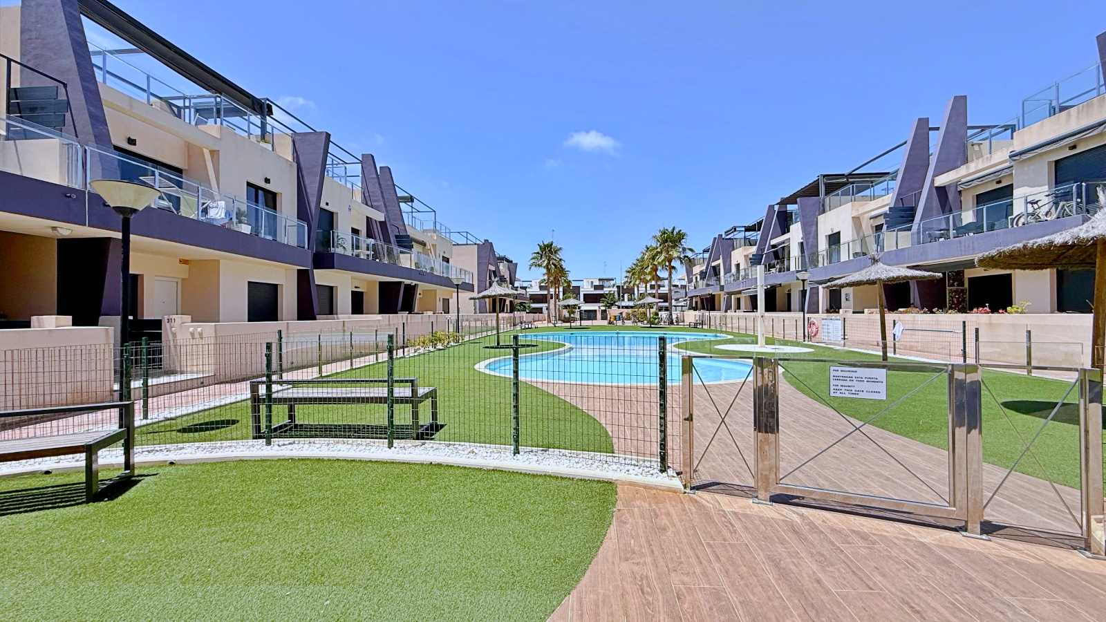 For sale - 3 Bedroom 2 Bathroom Penthouse in Pilar de la Horadada - Torre de la Horadada  - Alicante