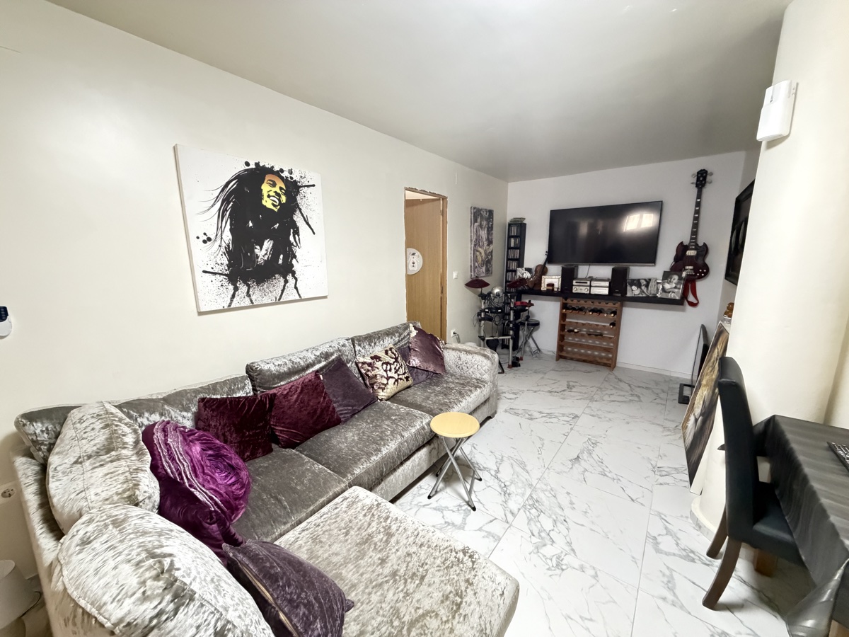 For sale - 4 Bedroom 3 Bathroom Villa in Villamartin - , Villamartin, Alicante, Spain - Alicante
