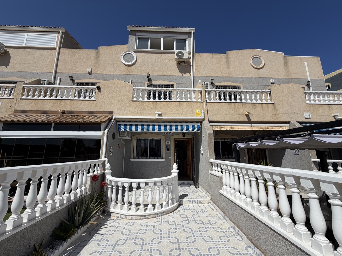 For sale - 3 Bedroom 3 Bathroom Townhouse in Playa Flamenca - , Playa Flamenca, Alicante, Spain - Alicante