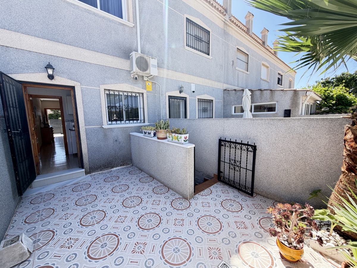 For sale - 3 Bedroom 3 Bathroom Townhouse in Playa Flamenca - , Playa Flamenca, Alicante, Spain - Alicante