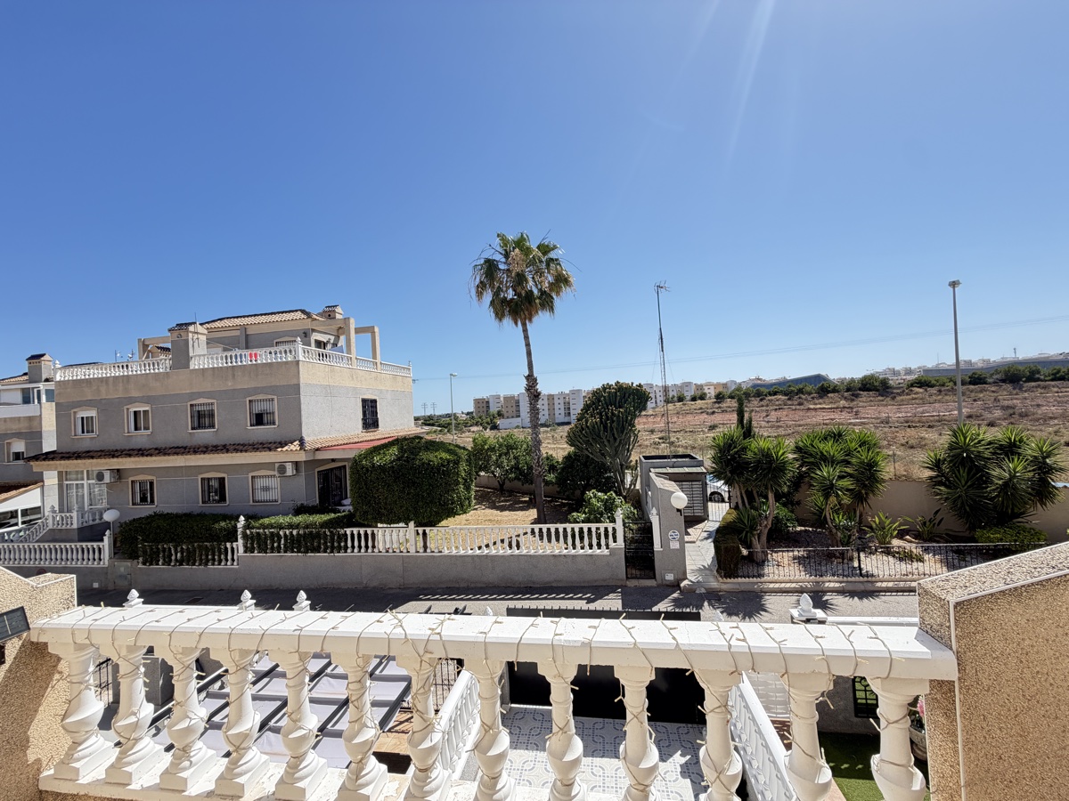 For sale - 3 Bedroom 3 Bathroom Townhouse in Playa Flamenca - , Playa Flamenca, Alicante, Spain - Alicante